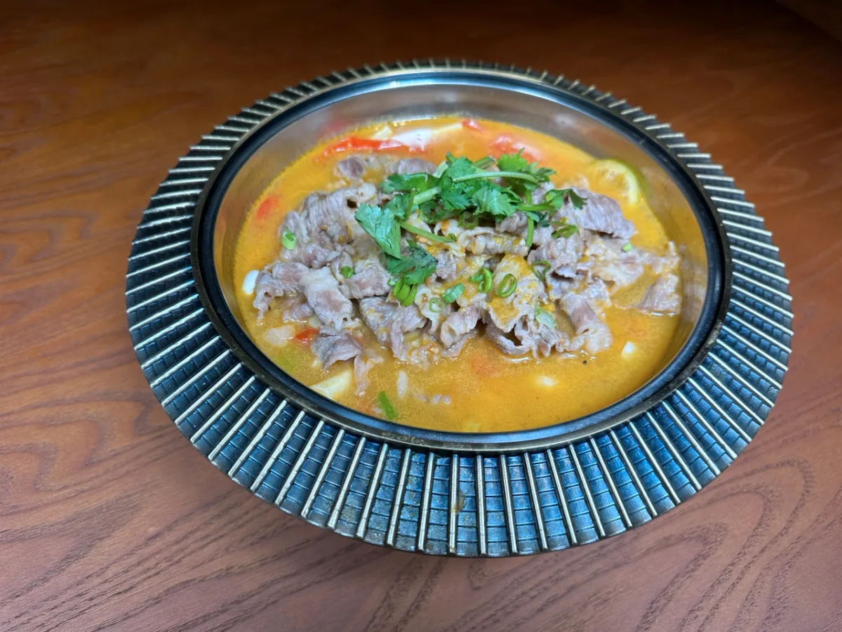 Sliced Beef Hot & Sour Soup